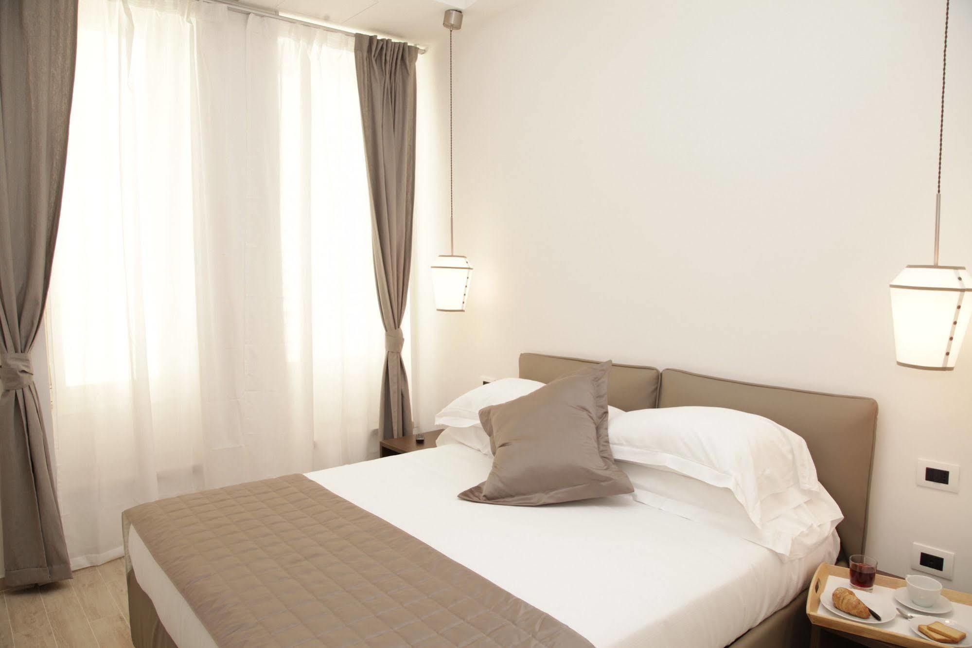 Maison Maneli 3* Roma